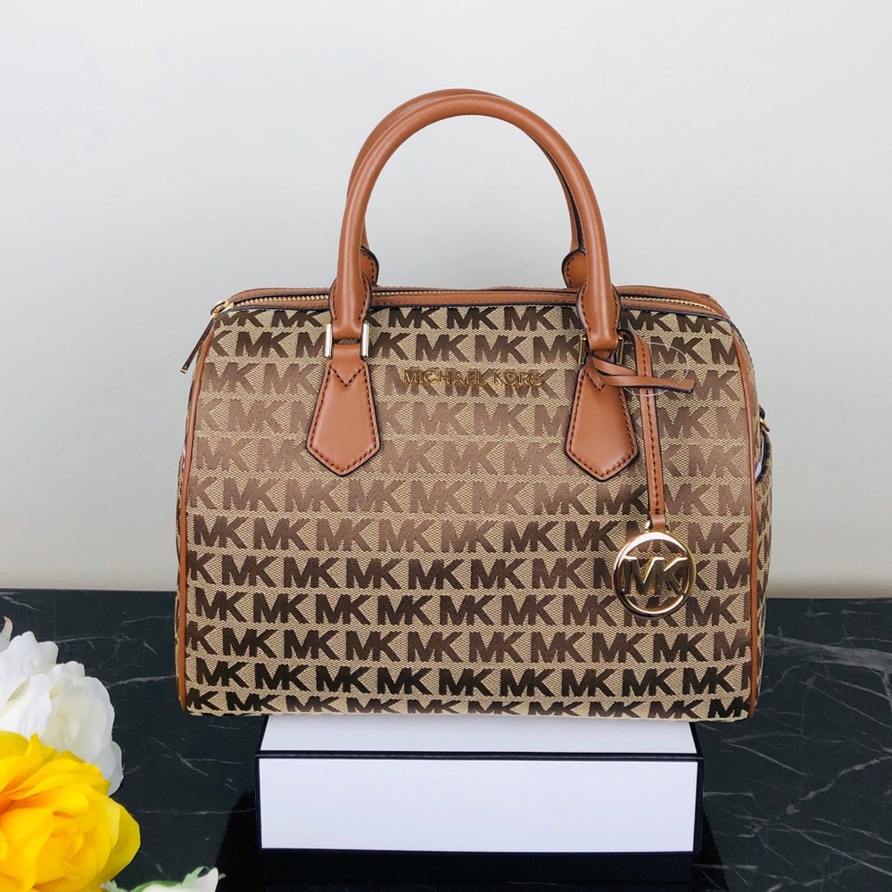 ❌SOLD Michael Kors Bedford duffle satchel - Picture 3 of 9